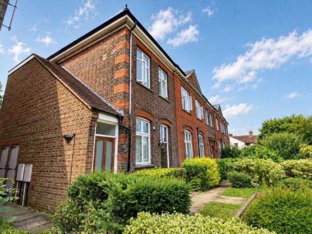 apartment for rent in Gade Close, WD18 7JH
