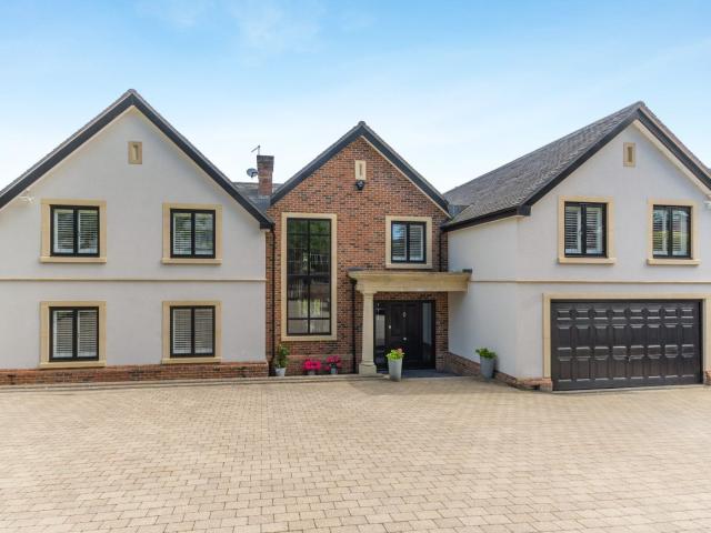 apartment for rent in Gerrards Cross Buckinghamshire SL9 8BL Beech Waye