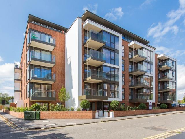apartment for rent in Gerrards Cross Buckinghamshire SL9 8ER Marsham House, Station Road