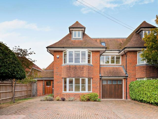 apartment for rent in Gerrards Cross Buckinghamshire SL9 8PL Ethorpe Close