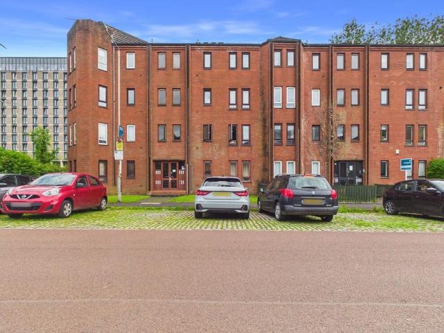 Apartment for rent in Gladstone Street, Glasgow united kingdom