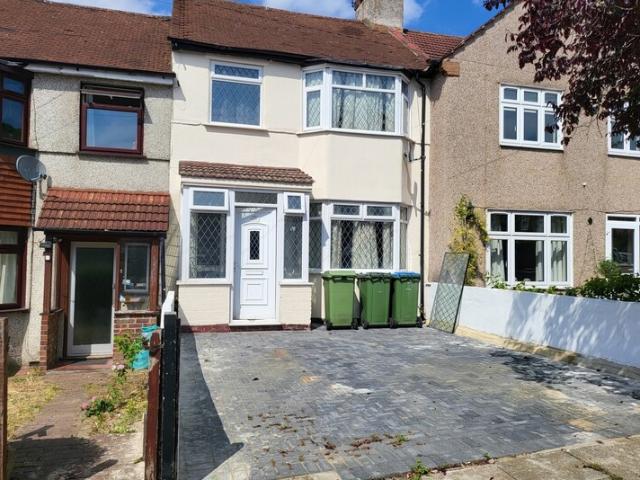 apartment for rent in Glendown Road, Plumstead