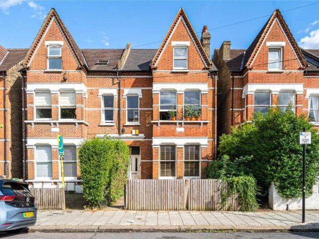 apartment for rent in Gleneagle Road, SW16 6AY