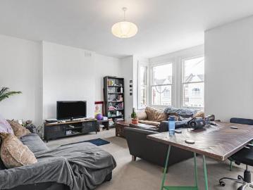 apartment for rent in Gleneagle Road, SW16