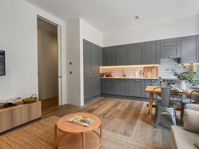 apartment for rent in Great Titchfield Street, W1W