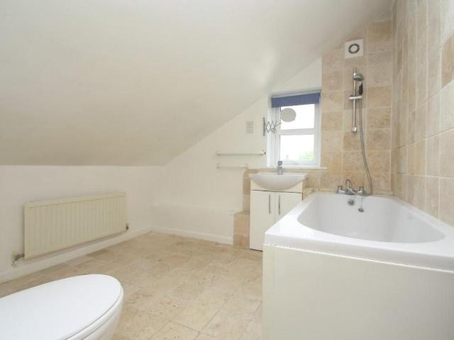 apartment for rent in Gresham Road, TW18 2BY