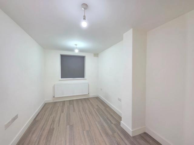 apartment for rent in Ground Floor Studio Rear, Howard Road, Cricklewood, London, NW2