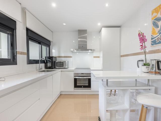 Apartment for rent in Guadalmansa, Estepona, Málaga