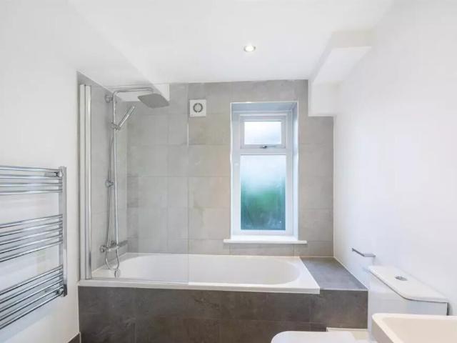 apartment for rent in Ebury Bridge Road, London, London