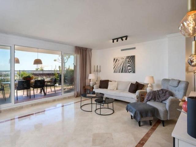 Apartment for rent in El Paraíso, Benahavís, Málaga