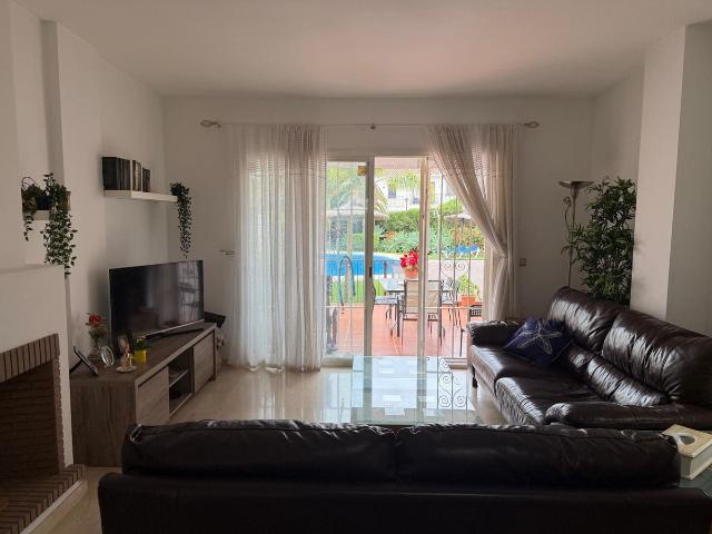 Apartment For Rent in Estepona, Estepona