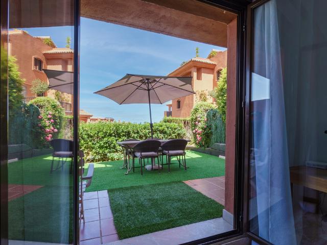 Apartment For Rent in Estepona, Estepona