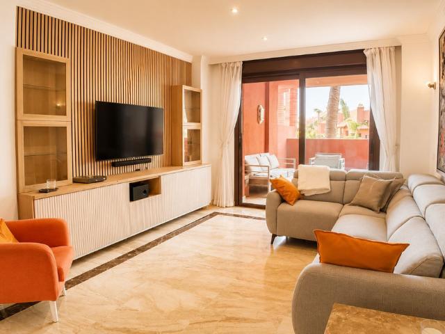 Apartment For Rent in Estepona, Estepona