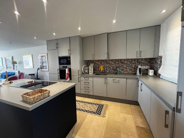 Apartment For Rent in Estepona, Estepona