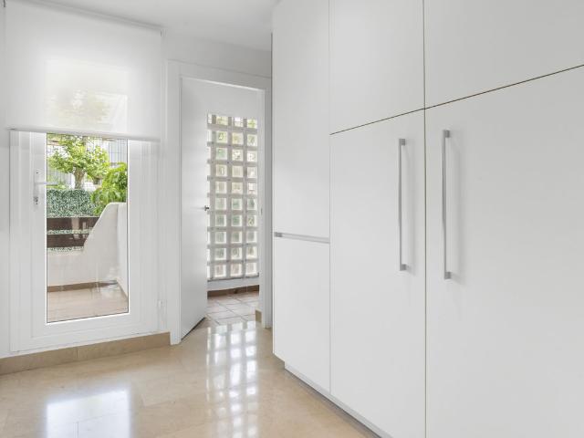 Apartment For Rent in Estepona, Estepona