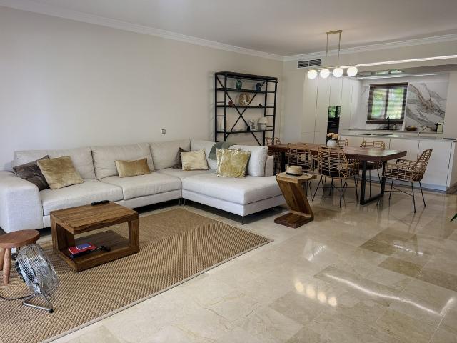 Apartment For Rent in Estepona, Estepona