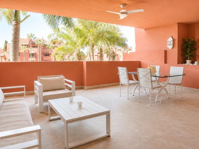 Apartment For Rent in Estepona, Estepona