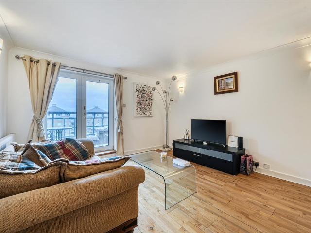 apartment for rent in Falcon Lodge, Admiral Walk, London