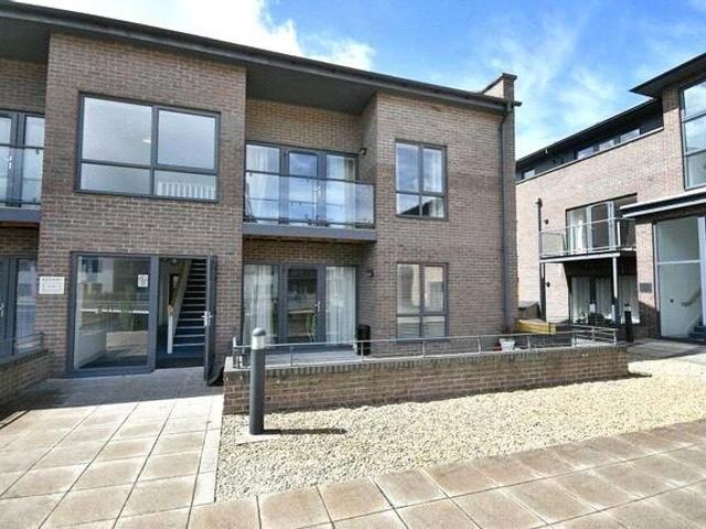apartment for rent in Fire Fly Avenue, SN2 2GF