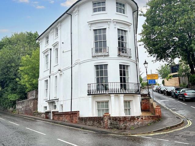 apartment for rent in Flat 5, Clifton Lodge Block 1 Clifton Road, Winchester, SO22 5BQ