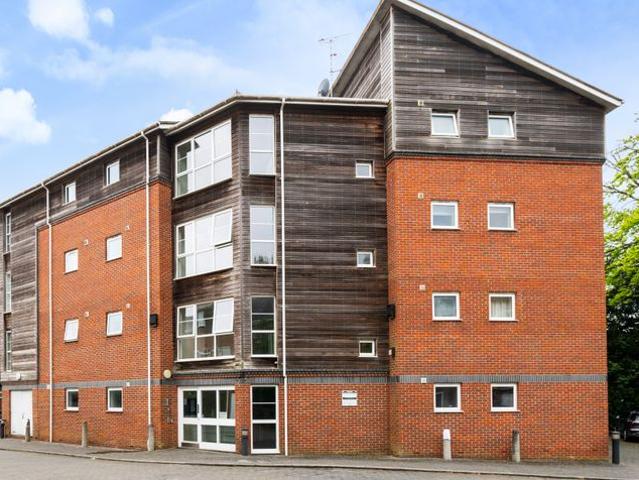 apartment for rent in Flat 6, Sycamore House Athelstan Road, Winchester, SO23 7GA