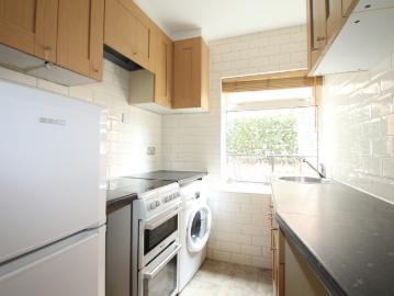 apartment for rent in Flat b Upper Elmers End Road, Beckenham, Beckenham, Kent, BR3 3QY