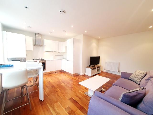 Apartment for rent in Florentina Court, EN1 3EF