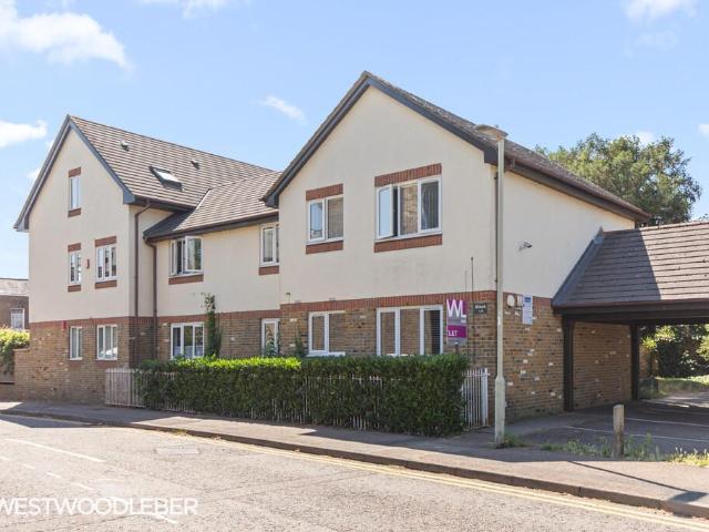 apartment for rent in Friends Avenue, EN8 8LX