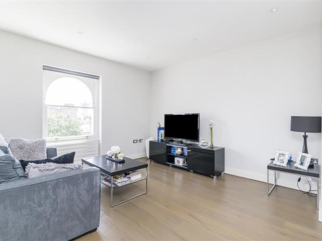 Apartment for rent in Fulham Road, Kensington, London, SW10 9EW