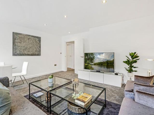 apartment for rent in HA4 StMartins 01