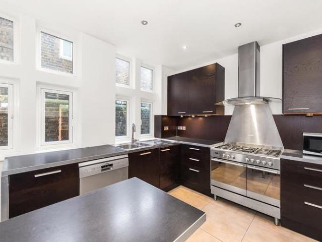 apartment for rent in Hazelbourne Road, SW12