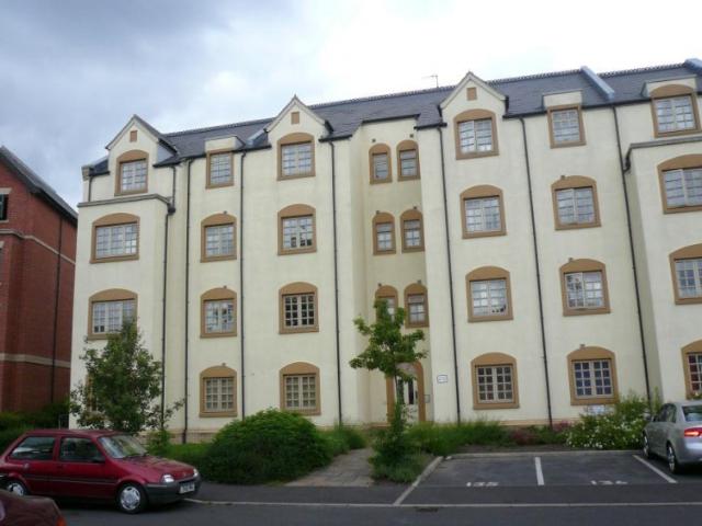 apartment for rent in Hadfield Close, Victoria Park, Rusholme, Manchester, M14 5ly, Greater Manchester, UK