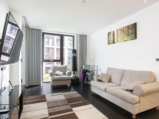 Apartment for rent in Haines House, The Residence, 10 Charles Clowes Walk, Nine Elms, London, SW11
