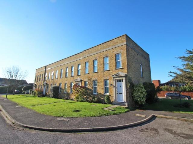 apartment for rent in Hamilton Court, De La Warr Road, Milford on Sea, Lymington, Hampshire, SO41 0PR