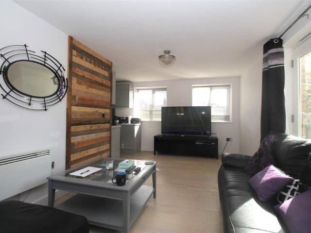 apartment for rent in High Street, GU34 1BD