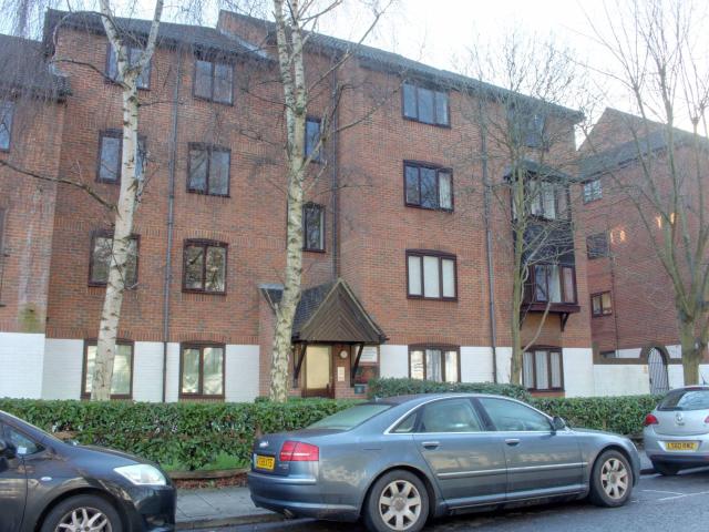 apartment for rent in High Street, Purley, Surrey, United Kingdom