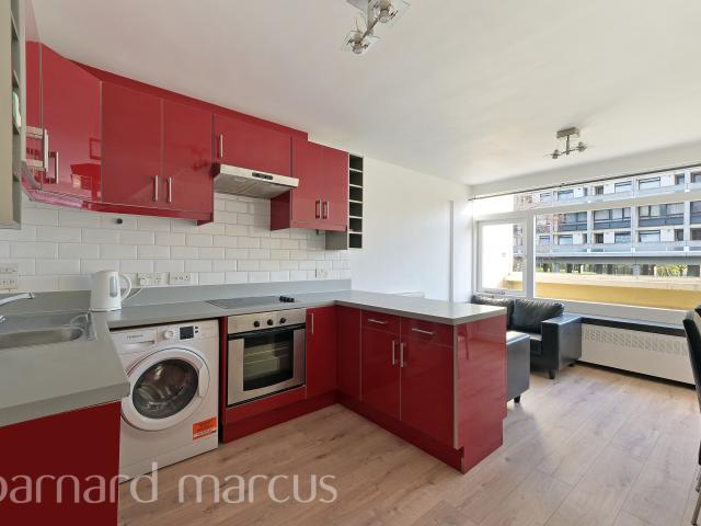 apartment for rent in Highcliffe Drive, London, London