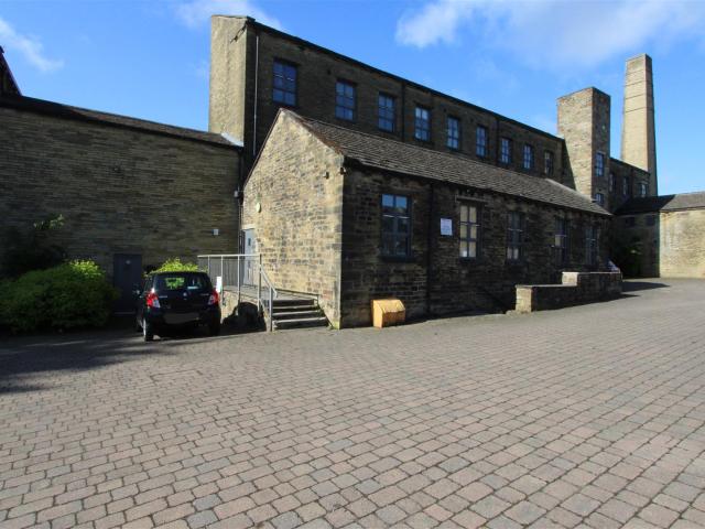 apartment for rent in Highgate Mill Fold, Queensbury, Bradford