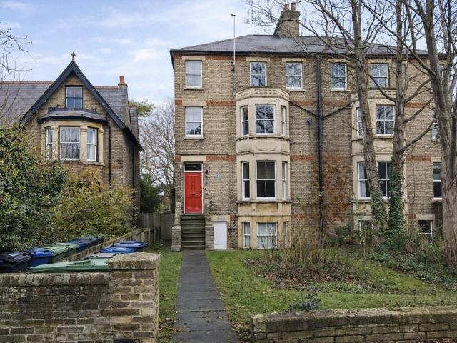 apartment for rent in Huntingdon Road, CB3 0HL