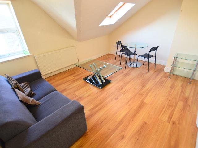 apartment for rent in Hyde Park Road, Leeds, LS6