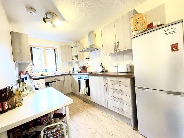 apartment for rent in Oakshott Court, Polygon Road, London