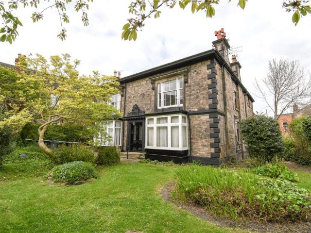 apartment for rent in Lowwood Road, Birkenhead, Wirral, CH41 2SR