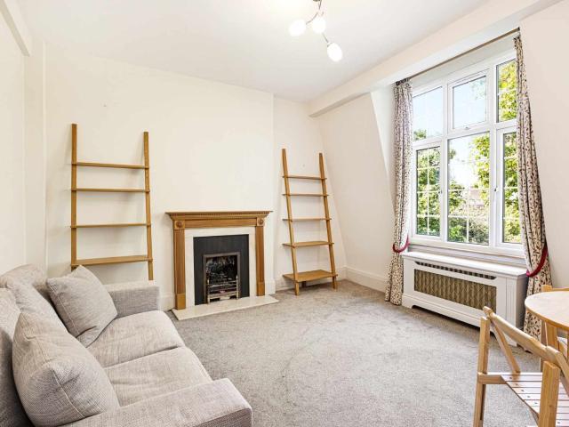 apartment for rent in London SW3 3TT Meriden Court, Chelsea Manor Street