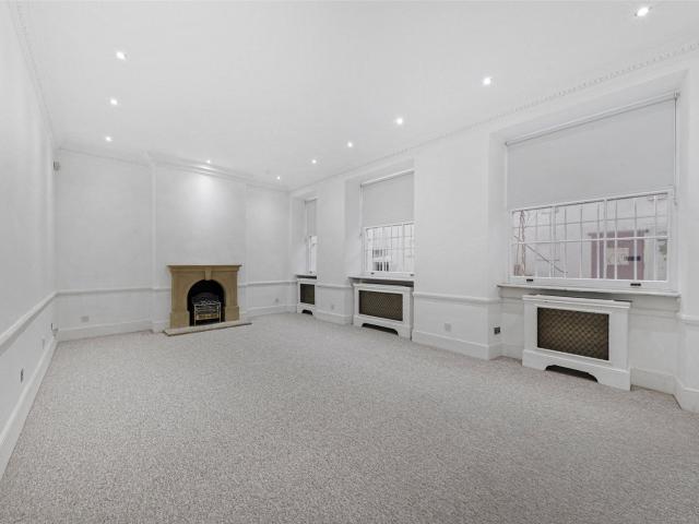 apartment for rent in London SW7 5EW Hyde Park Gate, South Kensington