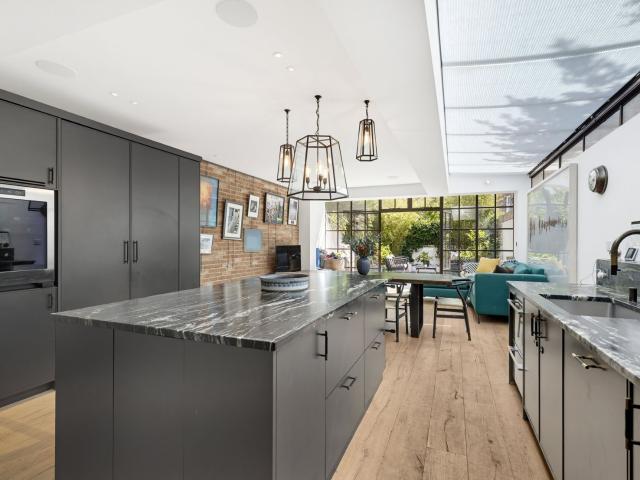 apartment for rent in London SW6 4AE Delvino Road, Parsons Green