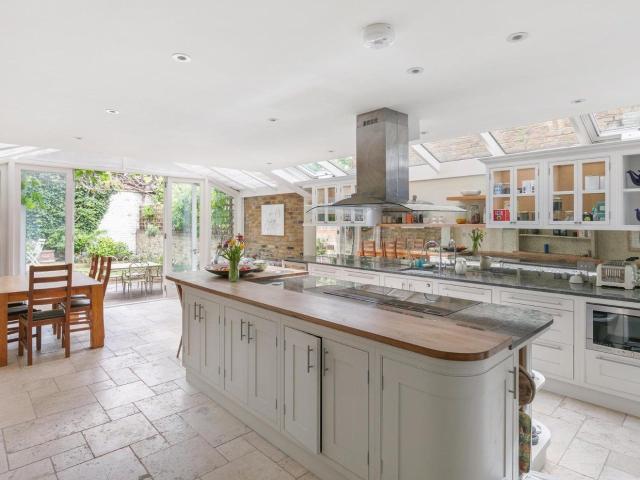 house for rent in London SW6 2AP Bovingdon Road, Fulham