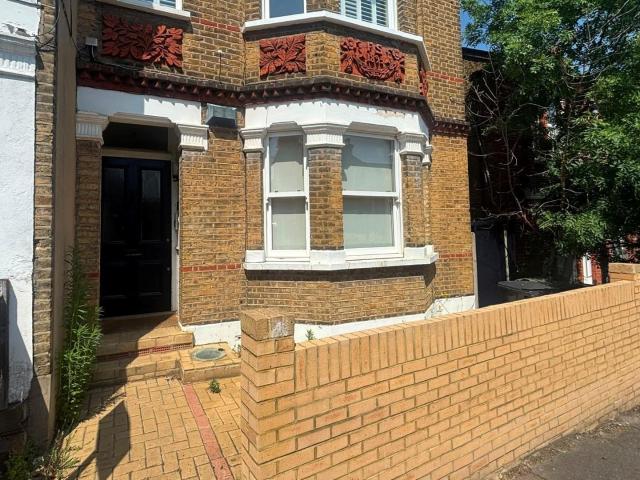 apartment for rent in West Norwood, London, SE27 St. Julians Farm Road