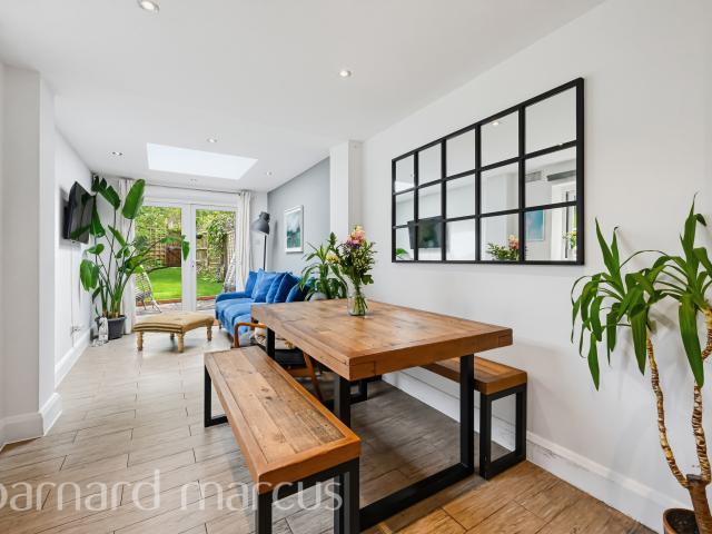 apartment for rent in Lordship Lane