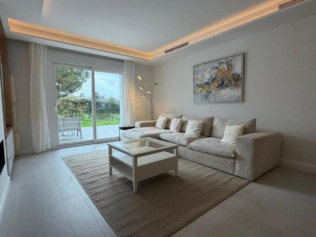 Apartment for rent in Los Naranjos, Marbella, Málaga