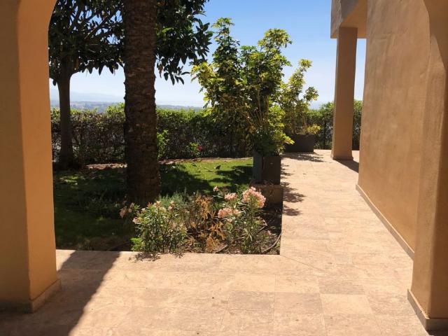 Apartment For Rent in La Alqueria, Benahavís